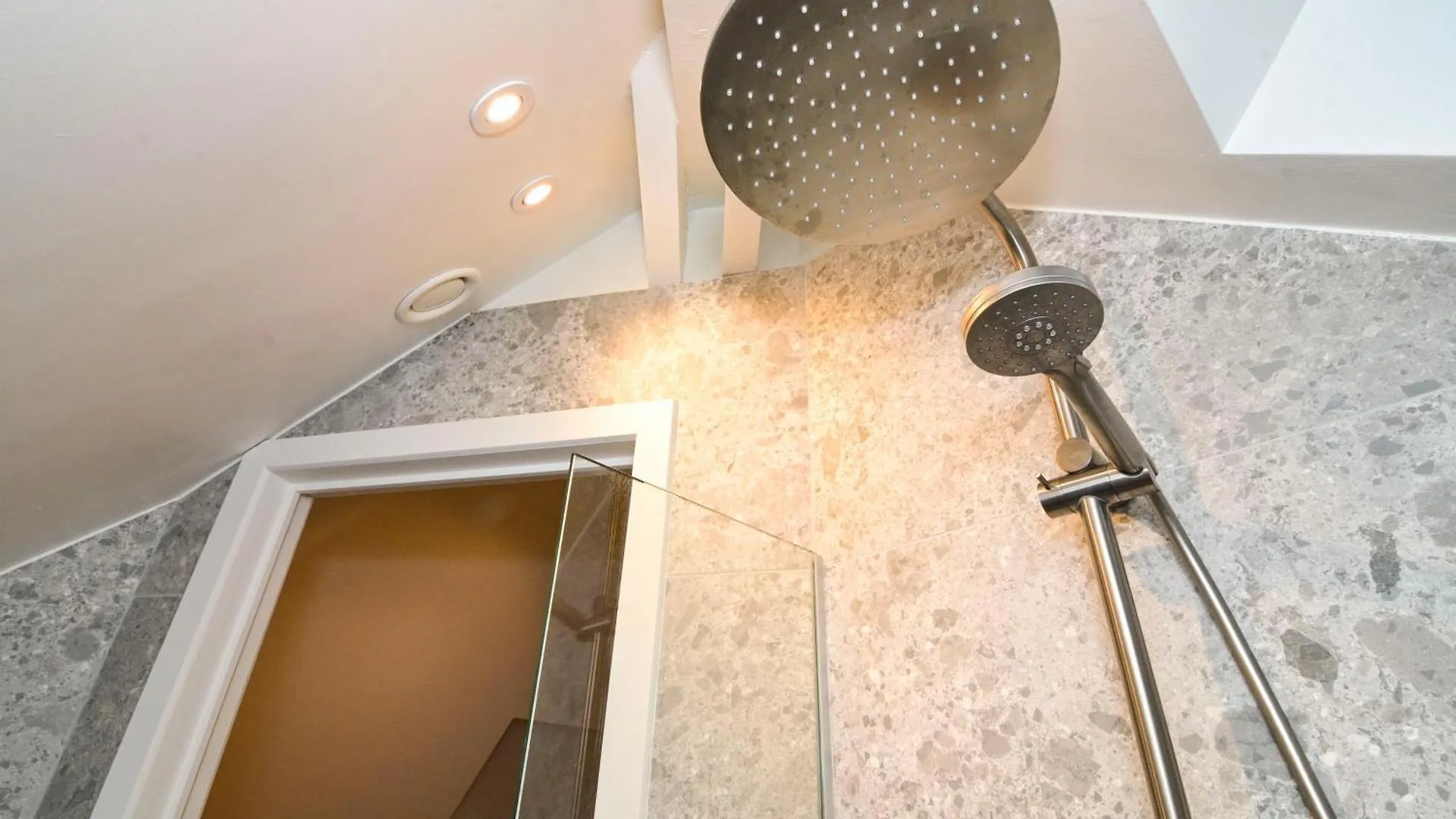 Family Duplex Getaway - Perfectly Positioned For City Adventures Bryssel